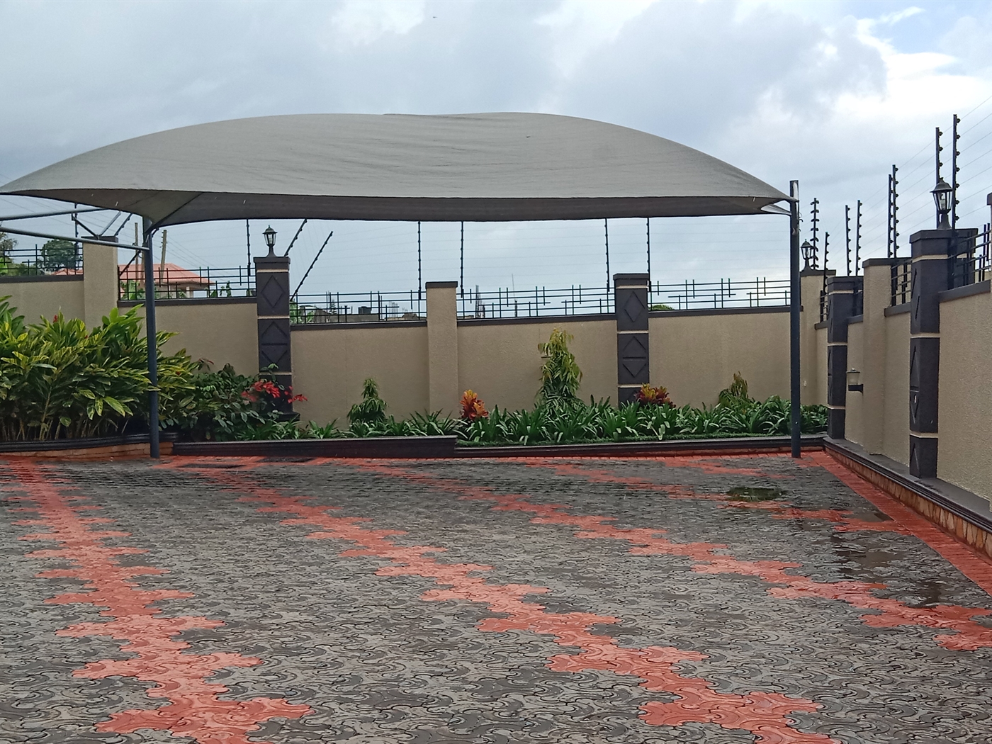 7 bedroom Mansion for sale in Lubowa Wakiso Uganda