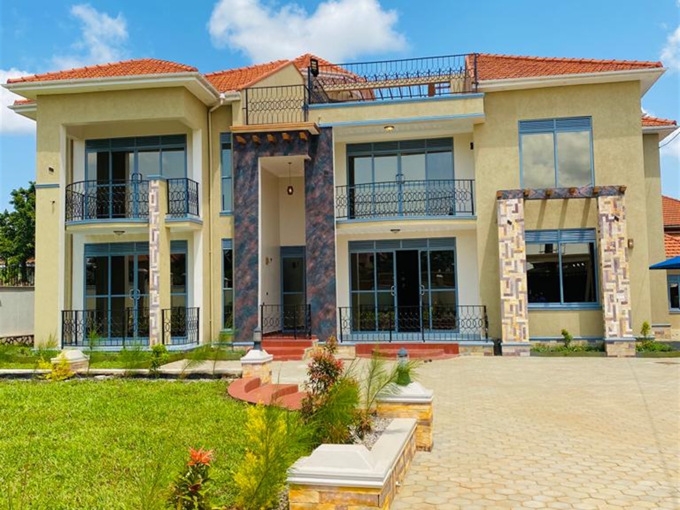 7 bedroom Storeyed house for sale in Bwebajja Waki...