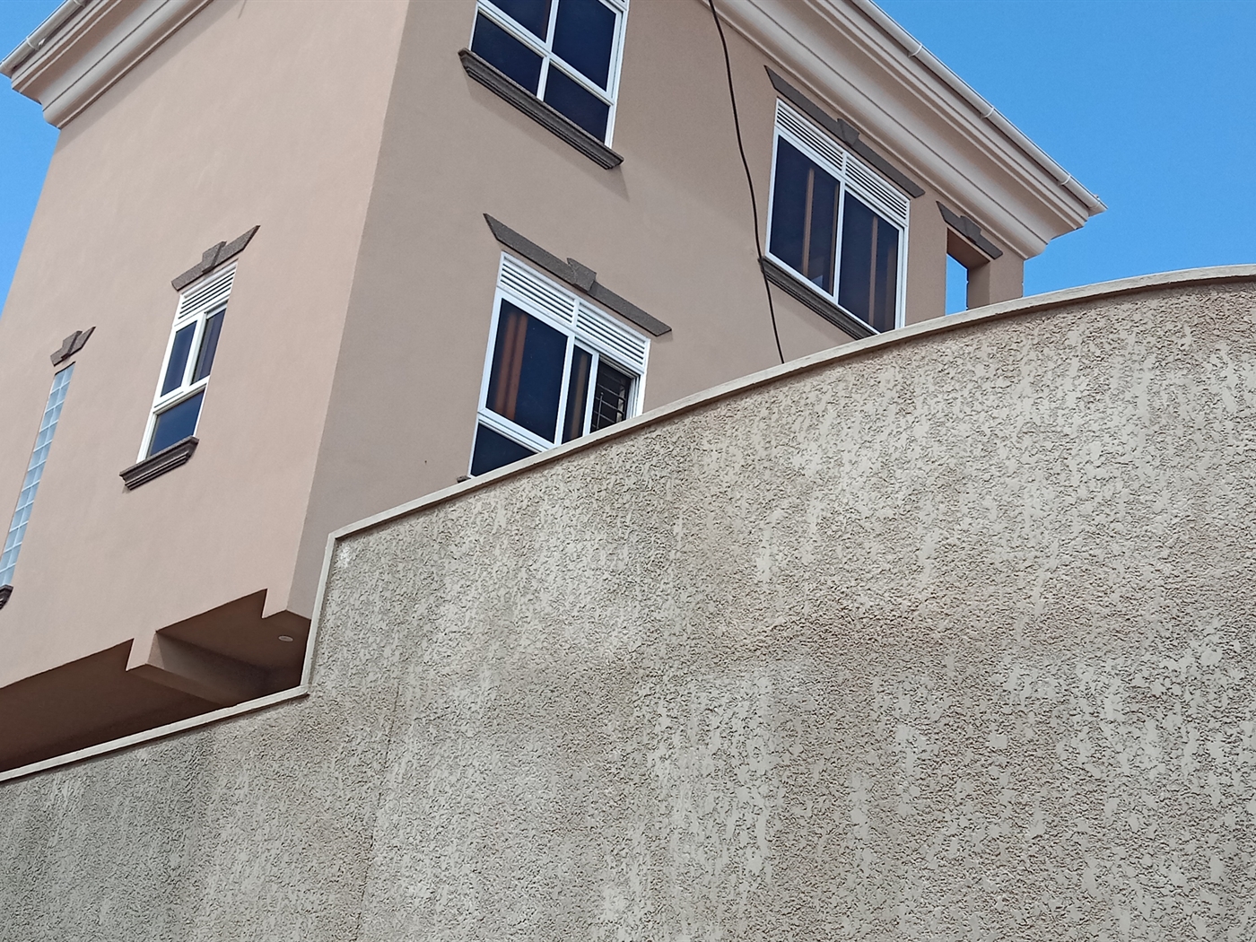 6 bedroom Storeyed house for sale in Munyonyo Kampala Uganda
