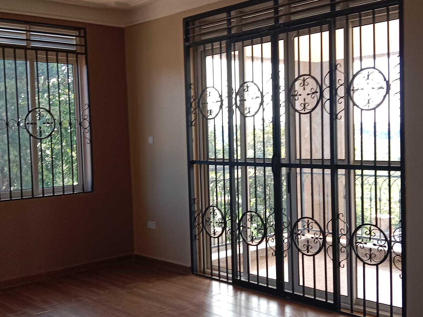 6 bedroom Storeyed house for sale in Munyonyo Kampala Uganda