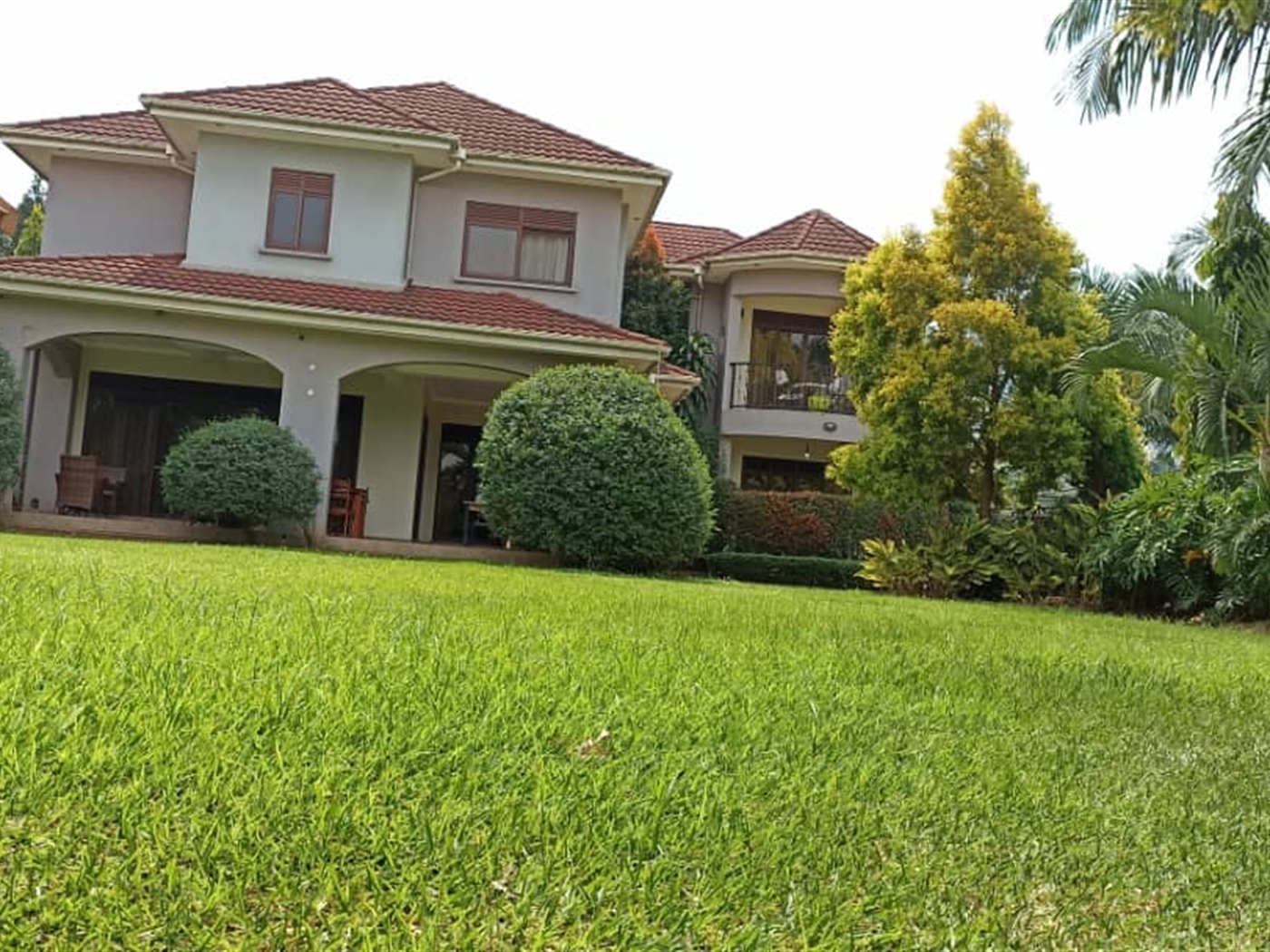 4 bedroom Storeyed house for sale in Bbunga Kampala Uganda