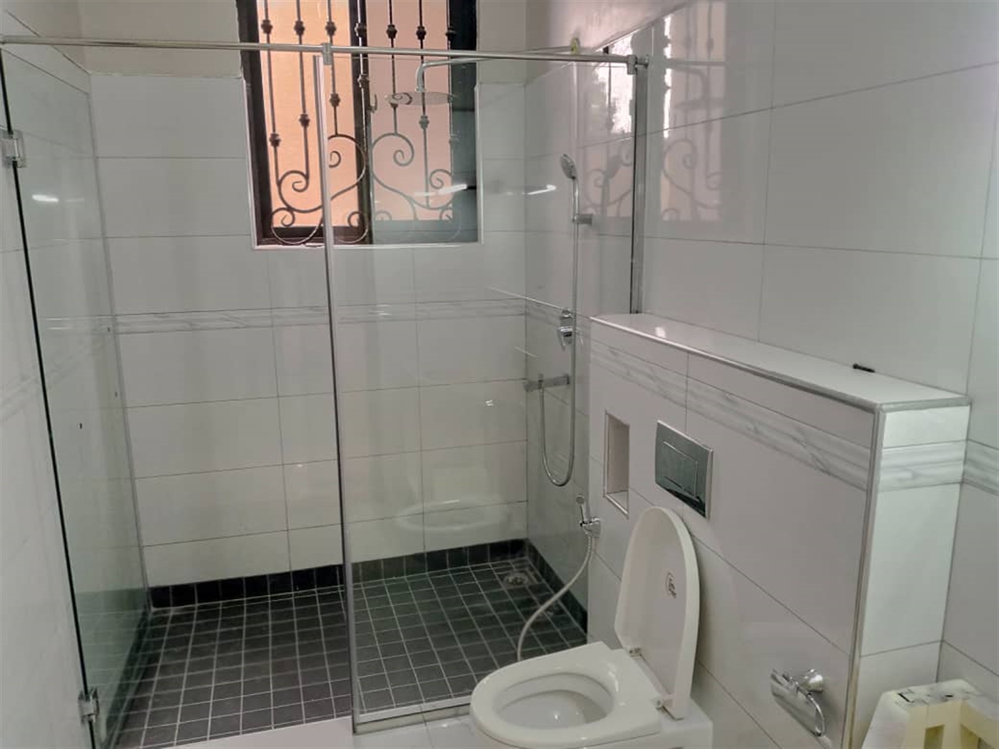 6 bedroom Storeyed house for sale in Muyenga Kampala Uganda
