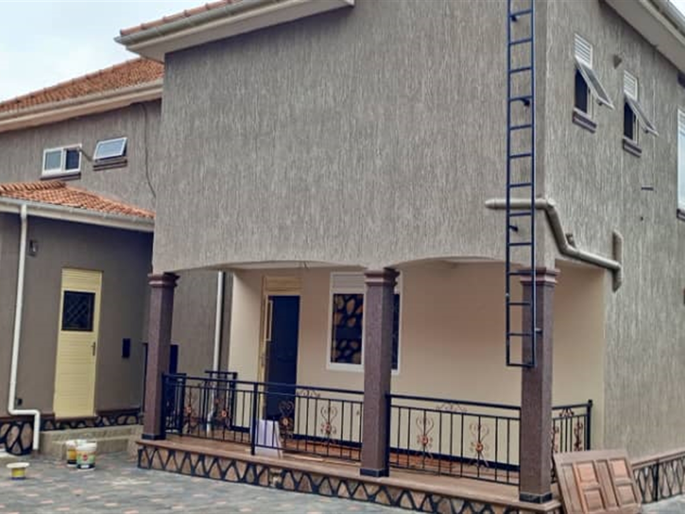 6 bedroom Storeyed house for sale in Bwebajja Wakiso Uganda