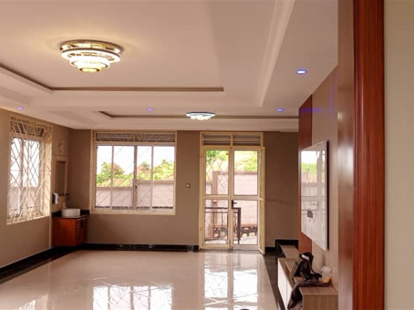 6 bedroom Storeyed house for sale in Bwebajja Wakiso Uganda