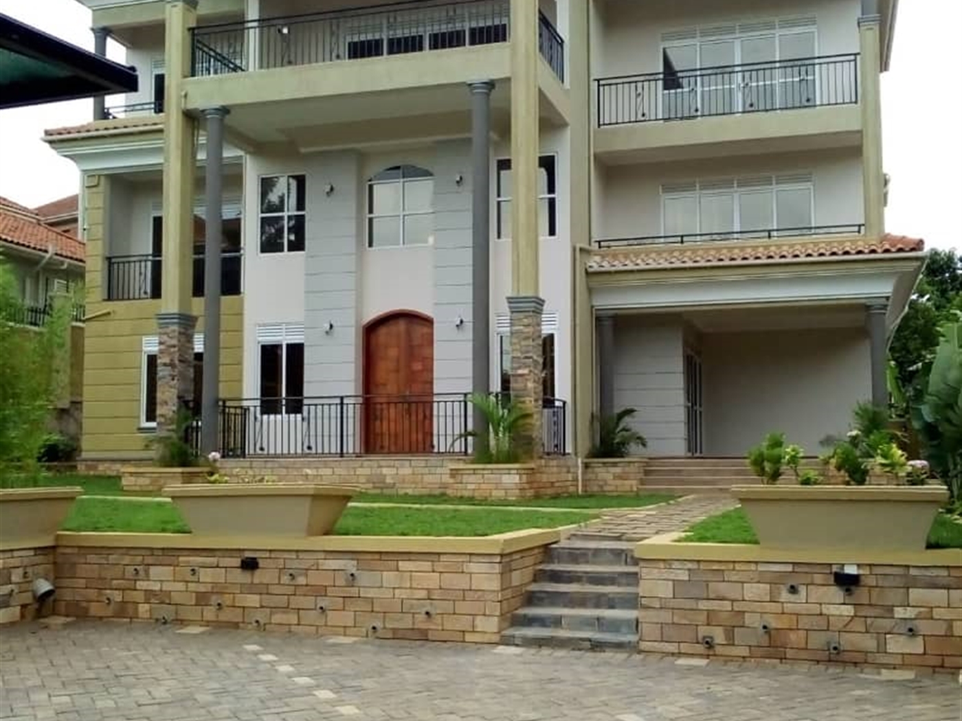 5 bedroom Storeyed house for sale in Muyenga Kampala Uganda