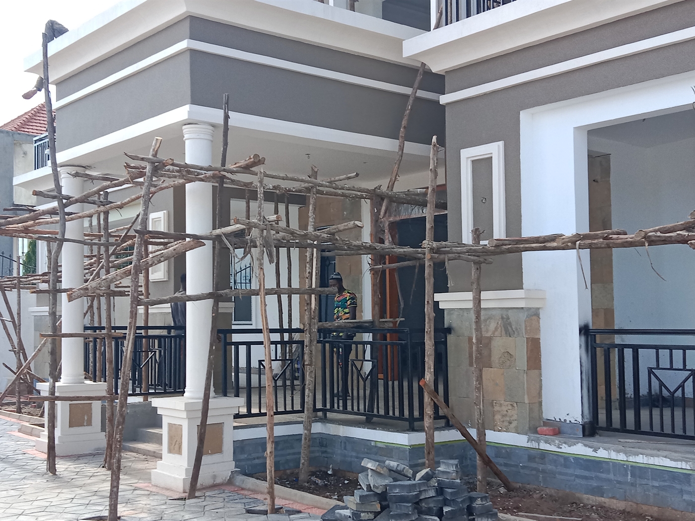 5 bedroom Storeyed house for sale in Munyonyo Kampala Uganda
