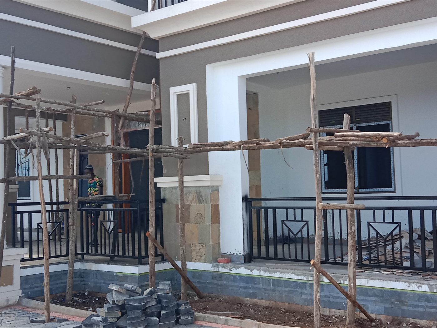 5 bedroom Storeyed house for sale in Munyonyo Kampala Uganda