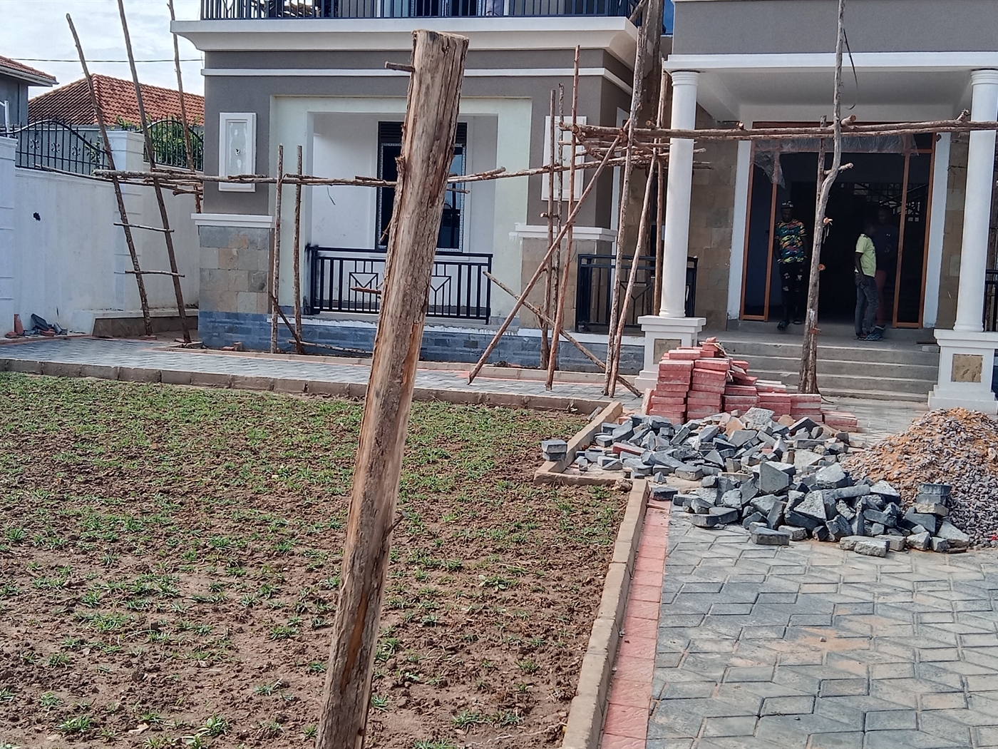 5 bedroom Storeyed house for sale in Munyonyo Kampala Uganda