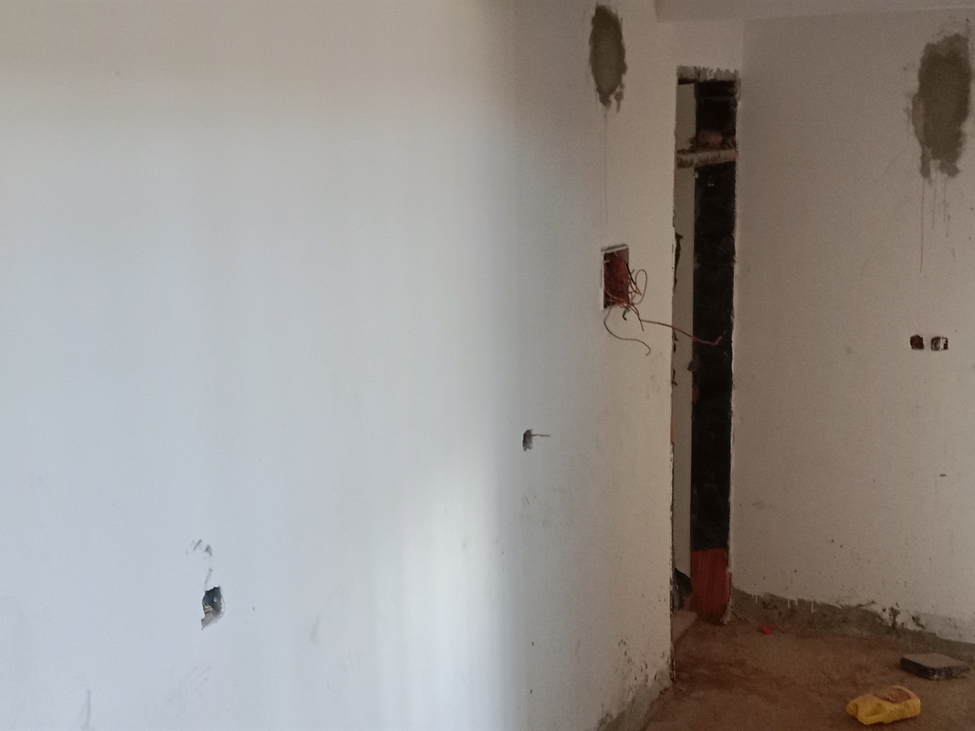 5 bedroom Storeyed house for sale in Munyonyo Kampala Uganda