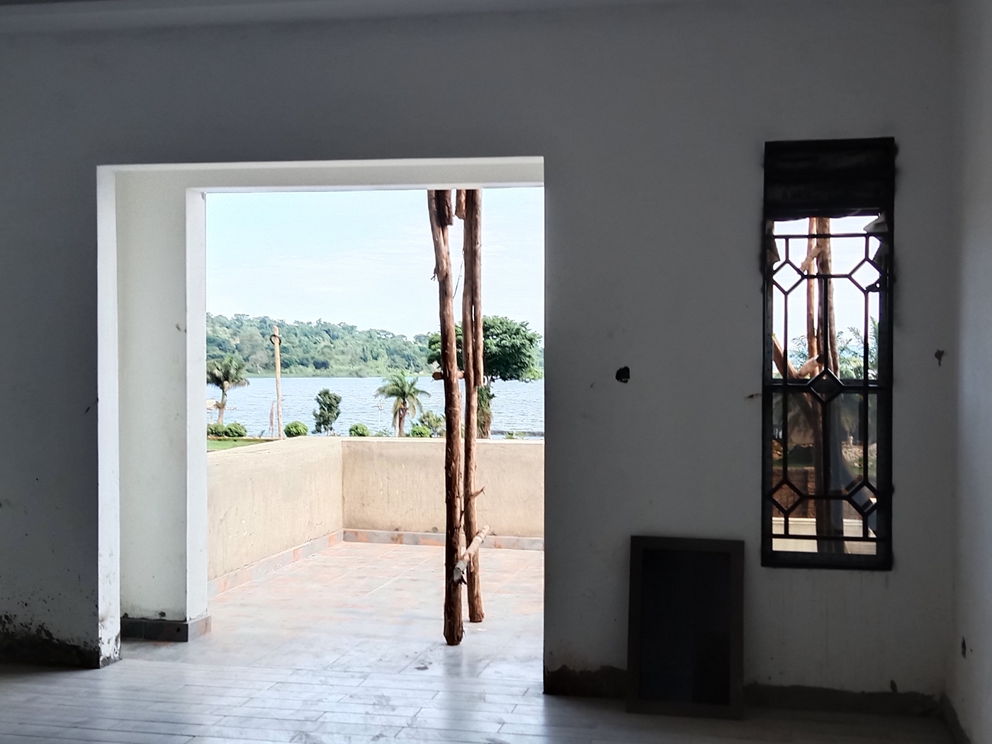 5 bedroom Storeyed house for sale in Munyonyo Kampala Uganda