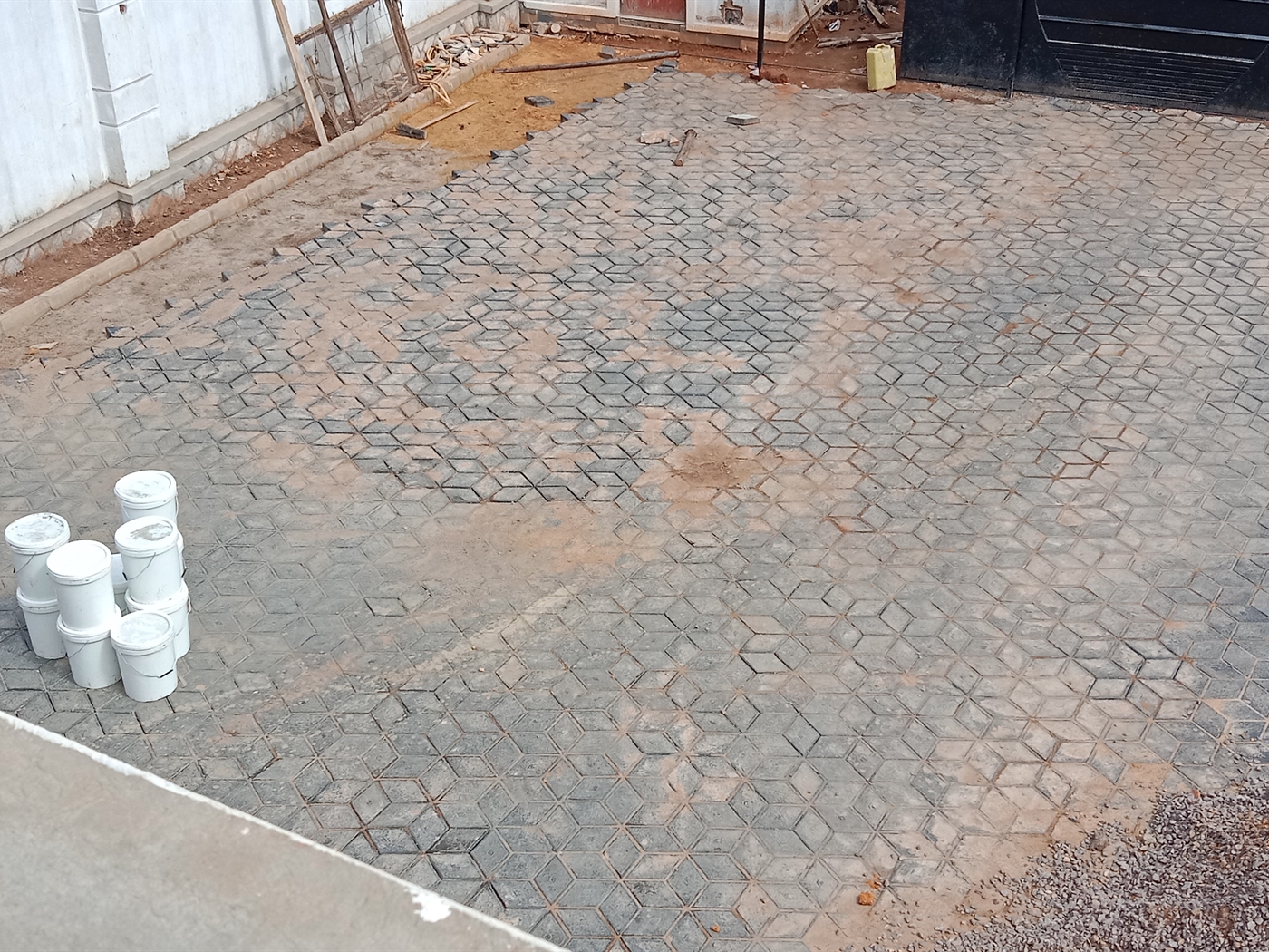 5 bedroom Storeyed house for sale in Munyonyo Kampala Uganda