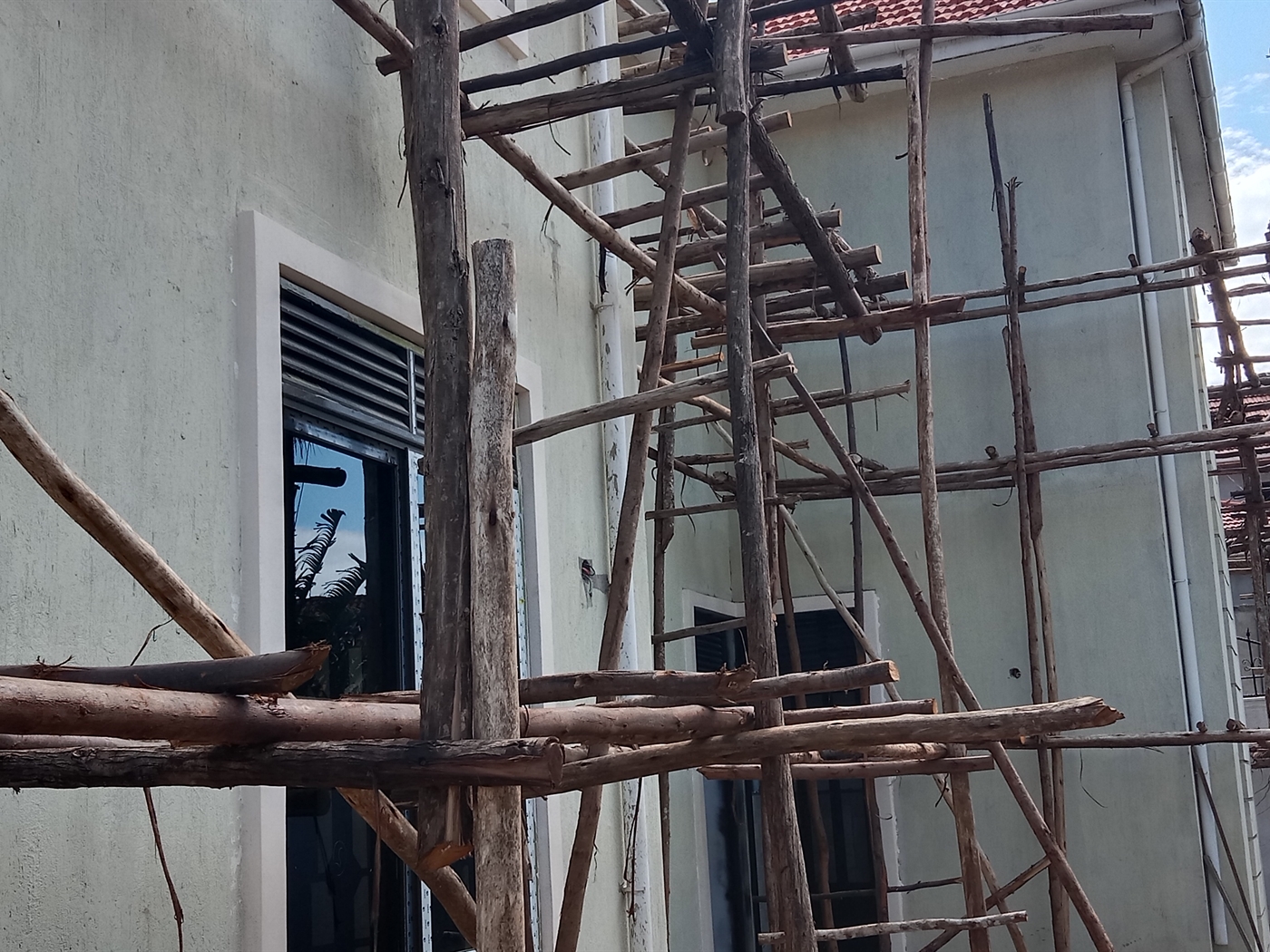 5 bedroom Storeyed house for sale in Munyonyo Kampala Uganda