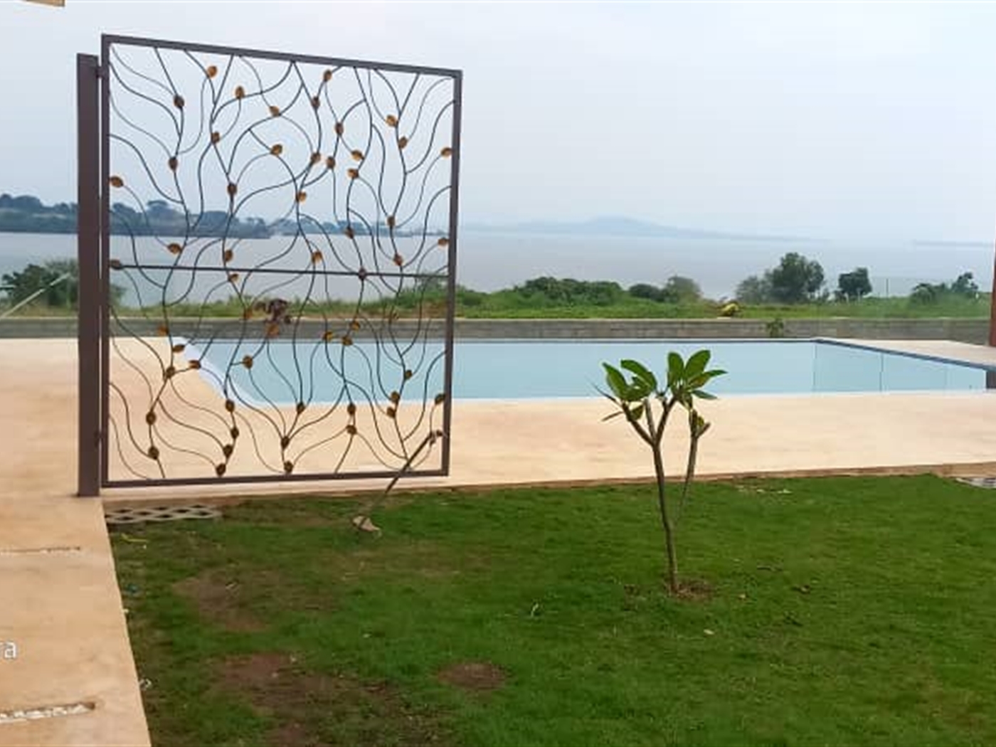 6 bedroom Storeyed house for sale in Kigo Wakiso Uganda