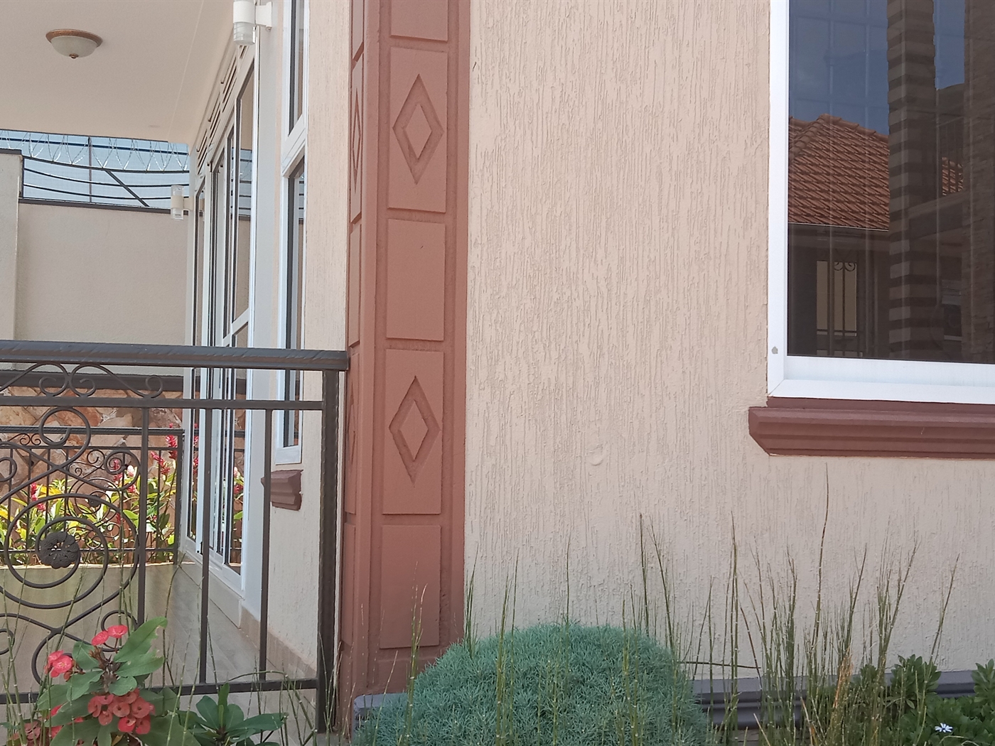  5 bedroom Storeyed house for sale in Akright Wakiso Uganda