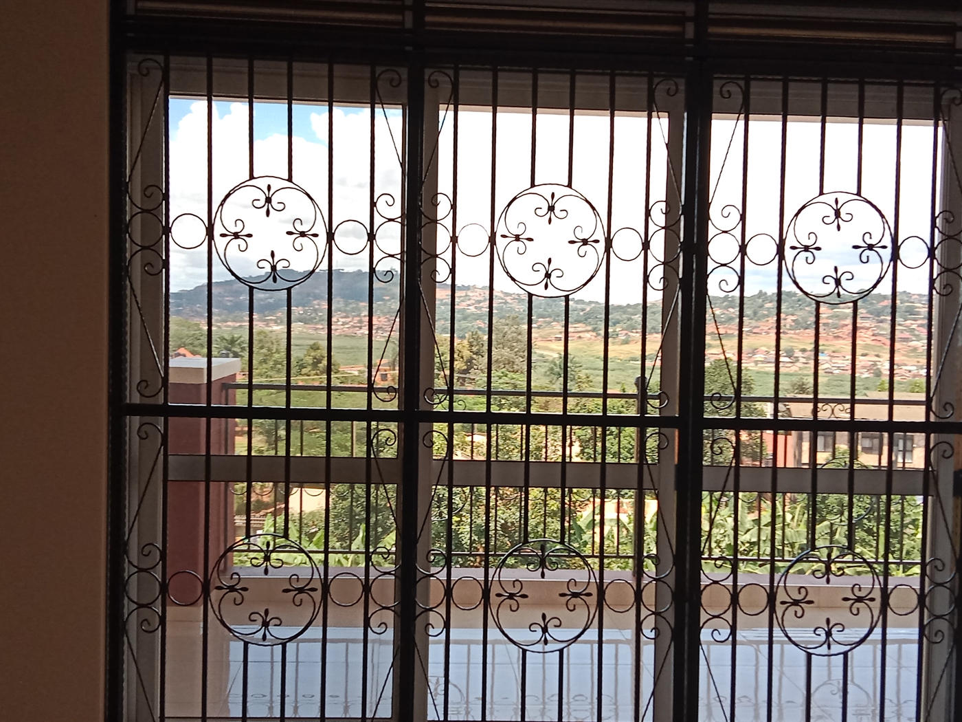5 bedroom Storeyed house for sale in Munyonyo Kampala Uganda