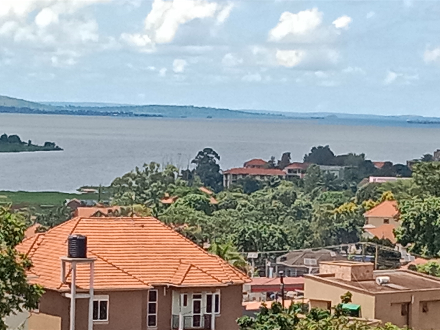 5 bedroom Storeyed house for sale in Munyonyo Kampala Uganda