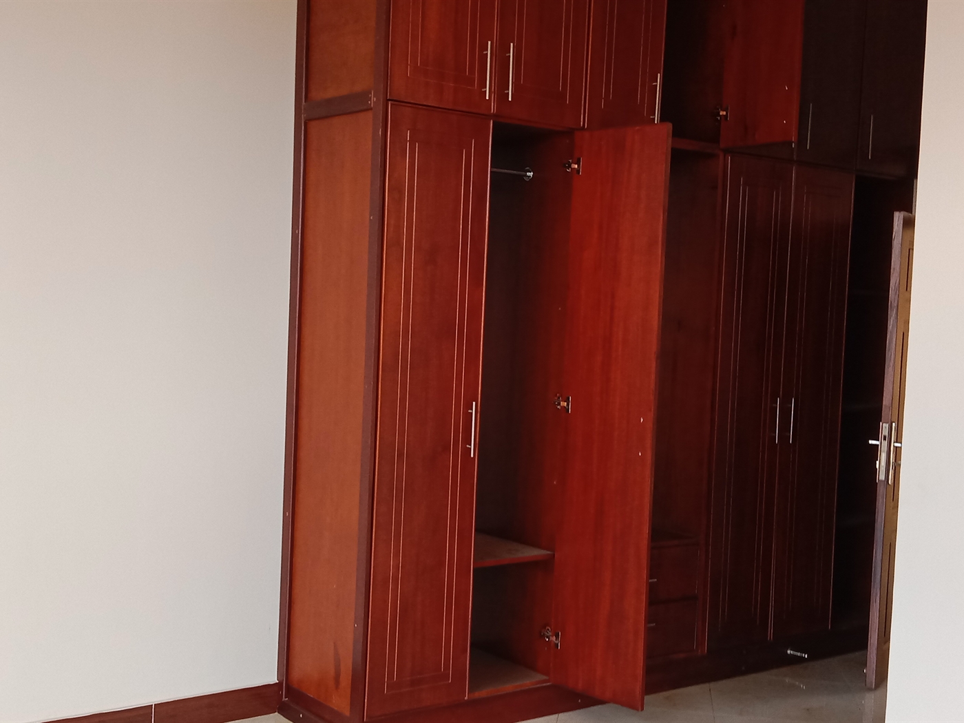 5 bedroom Storeyed house for sale in Munyonyo Kampala Uganda