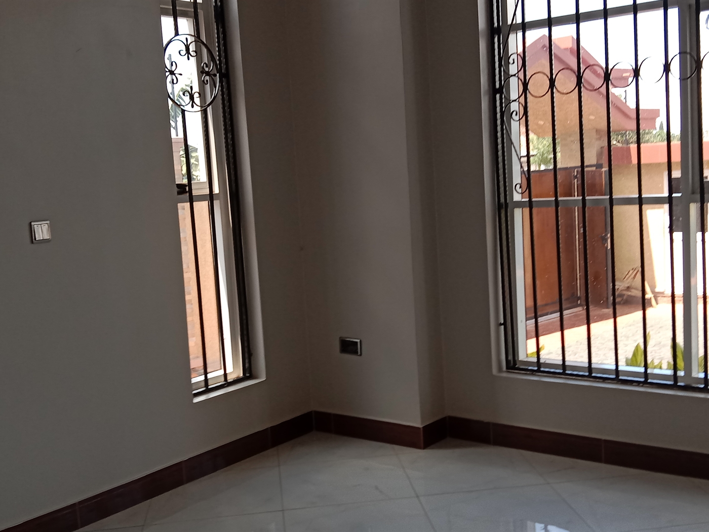 5 bedroom Storeyed house for sale in Munyonyo Kampala Uganda
