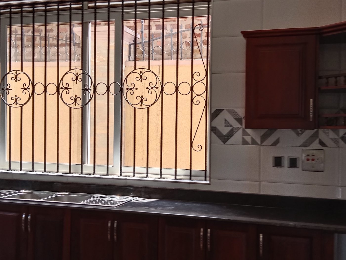 5 bedroom Storeyed house for sale in Munyonyo Kampala Uganda