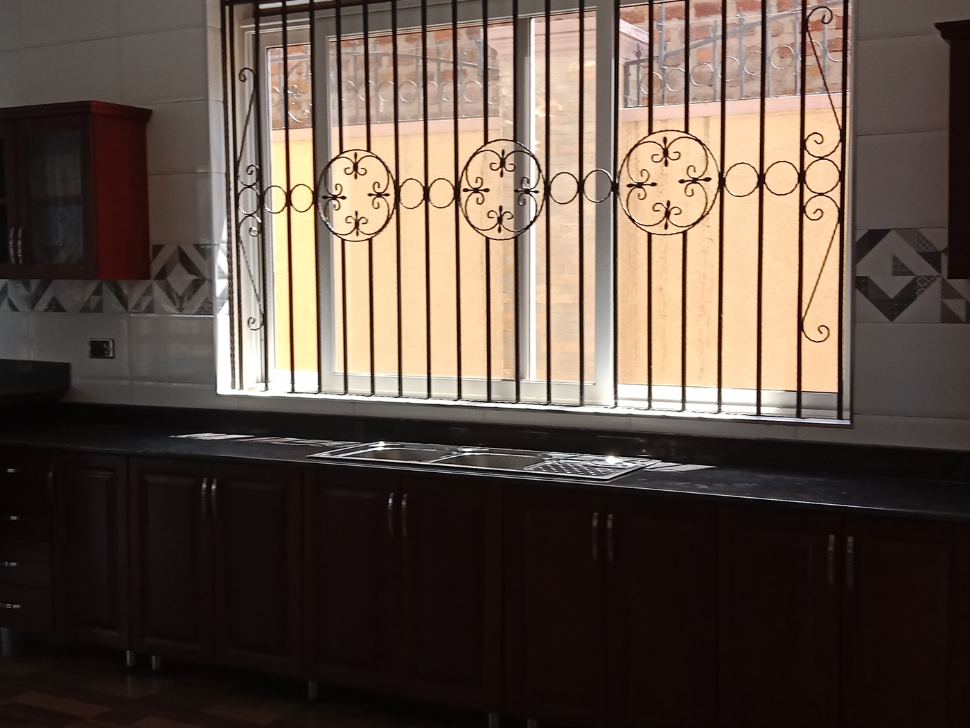 5 bedroom Storeyed house for sale in Munyonyo Kampala Uganda