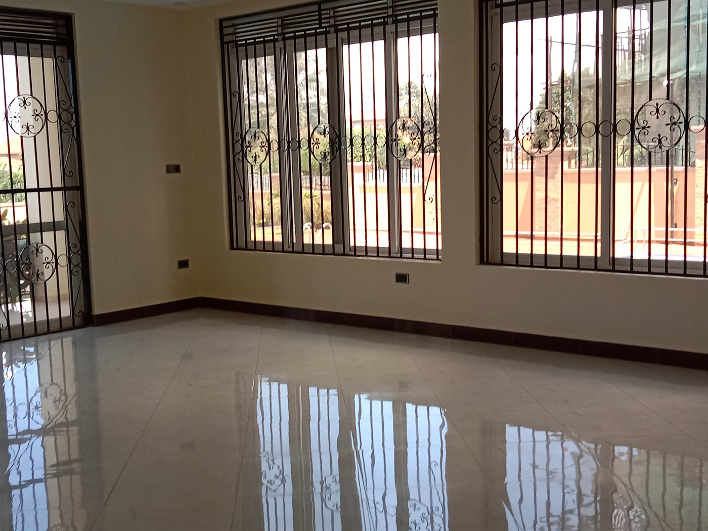 5 bedroom Storeyed house for sale in Munyonyo Kampala Uganda