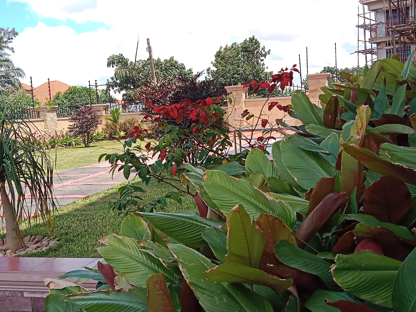 5 bedroom Storeyed house for sale in Munyonyo Kampala Uganda