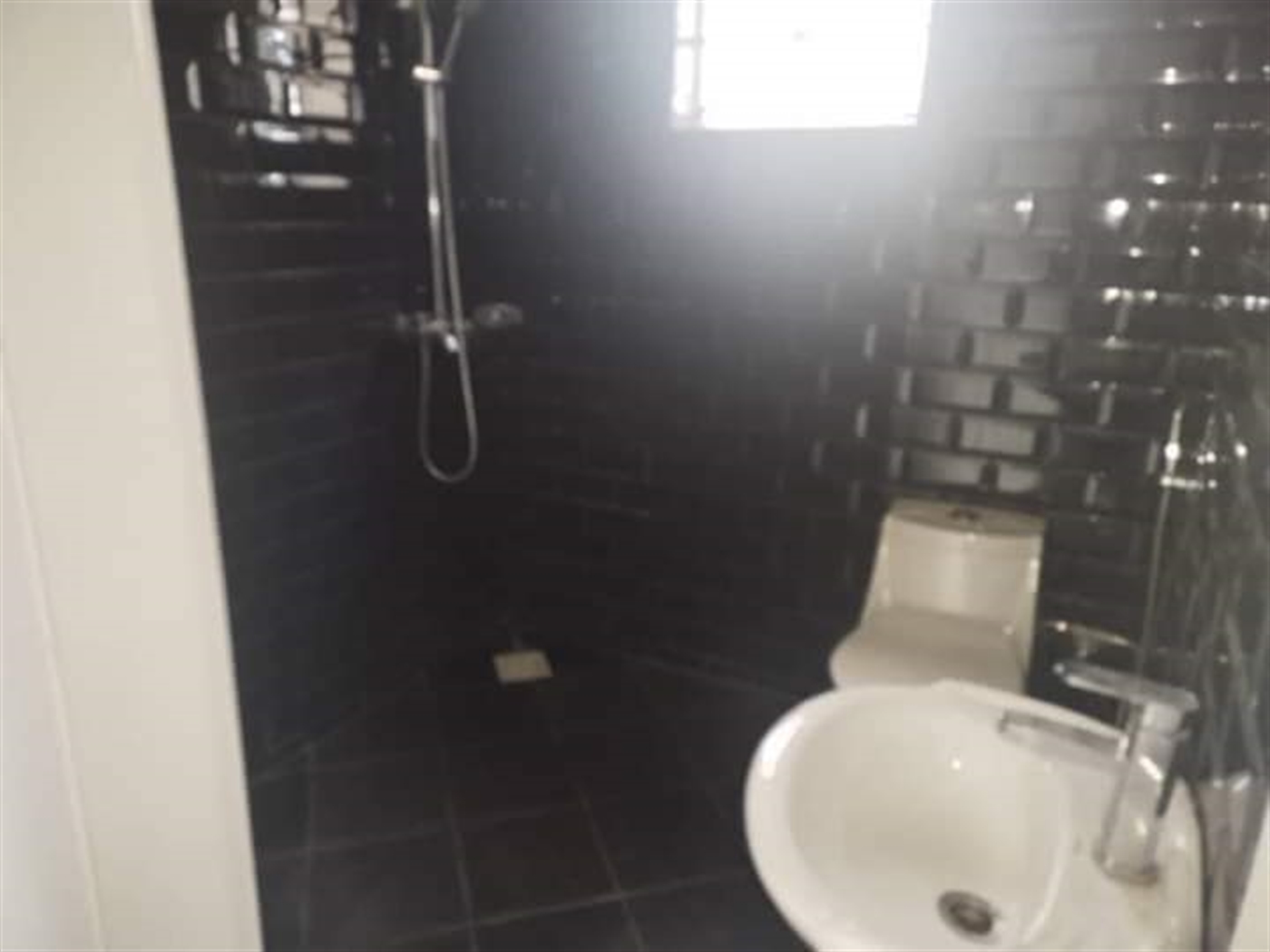 4 bedroom Vacation rental for rent in Kira Wakiso Uganda