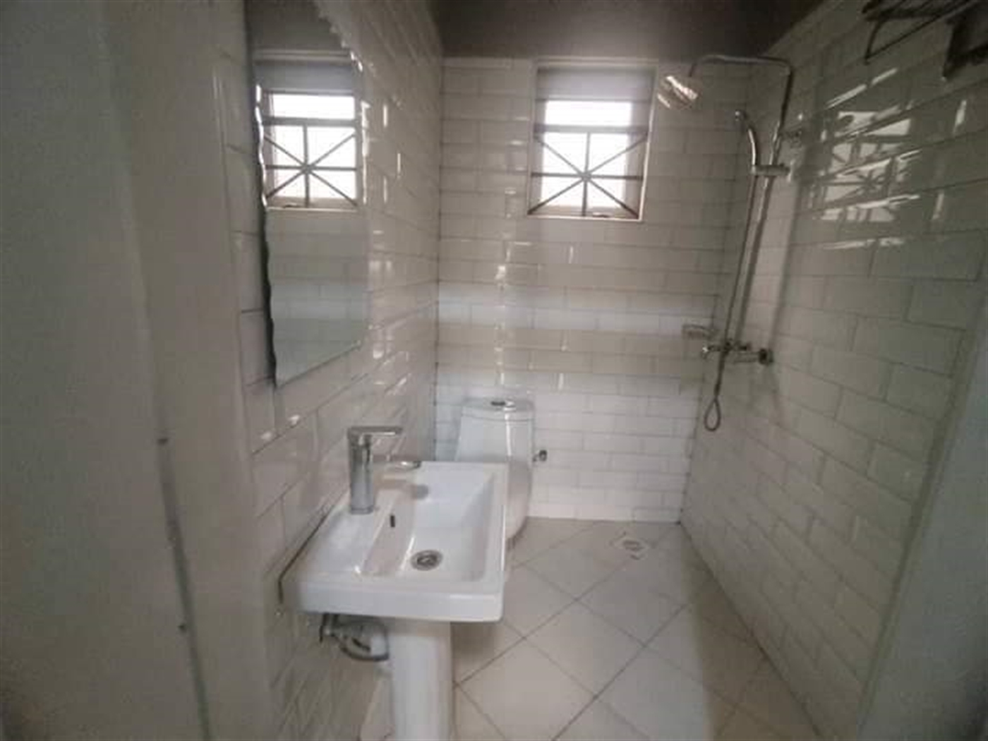 4 bedroom Vacation rental for rent in Kira Wakiso Uganda