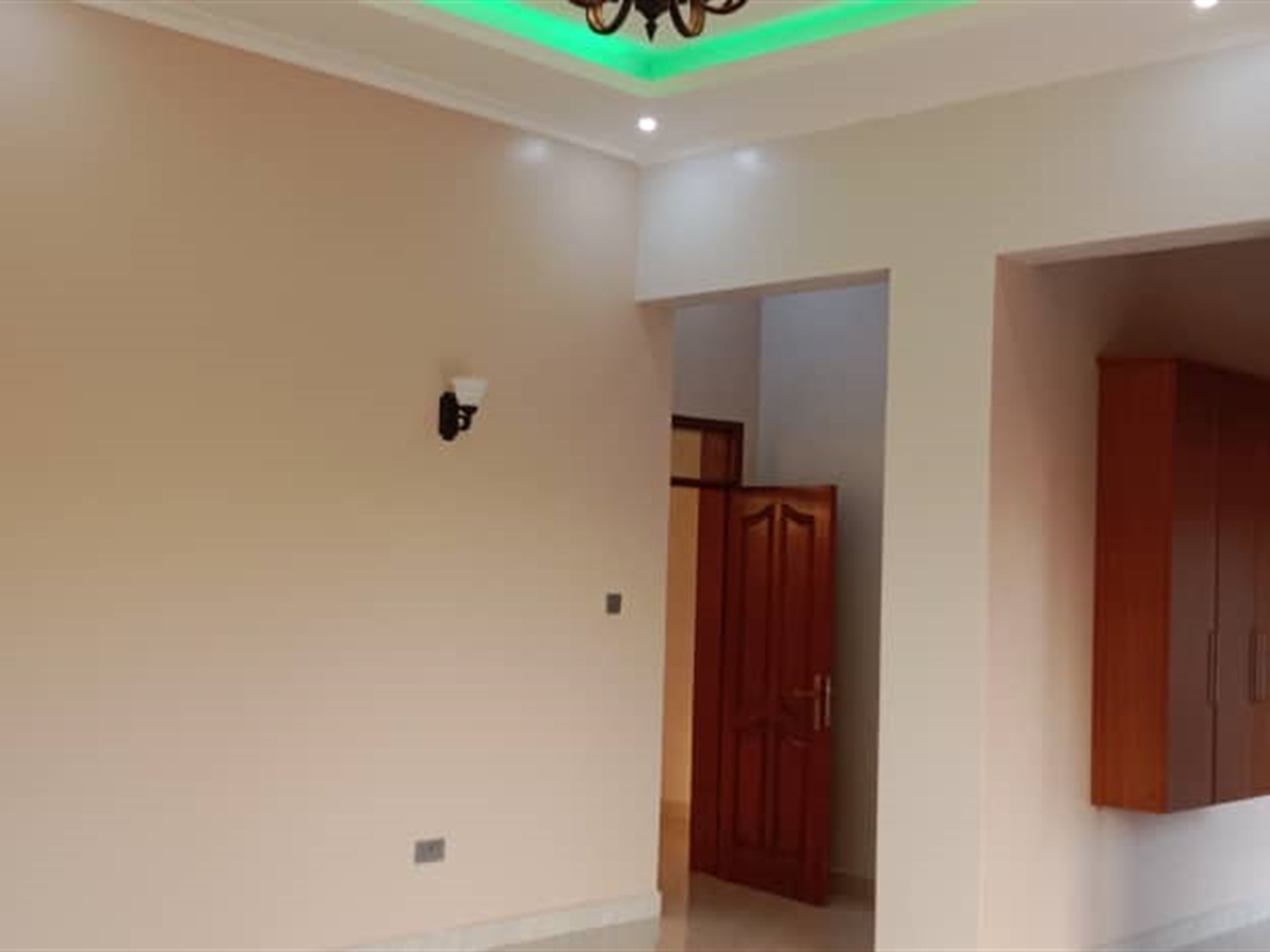 6 bedroom Storeyed house for sale in Akright Wakiso Uganda