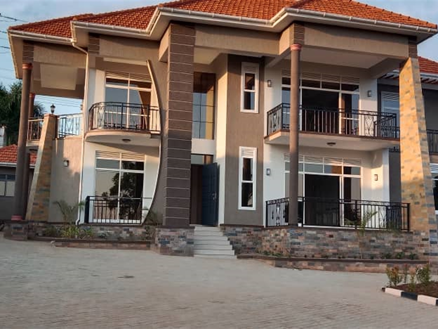 6 bedroom Storeyed house for sale in Akright Wakiso Uganda