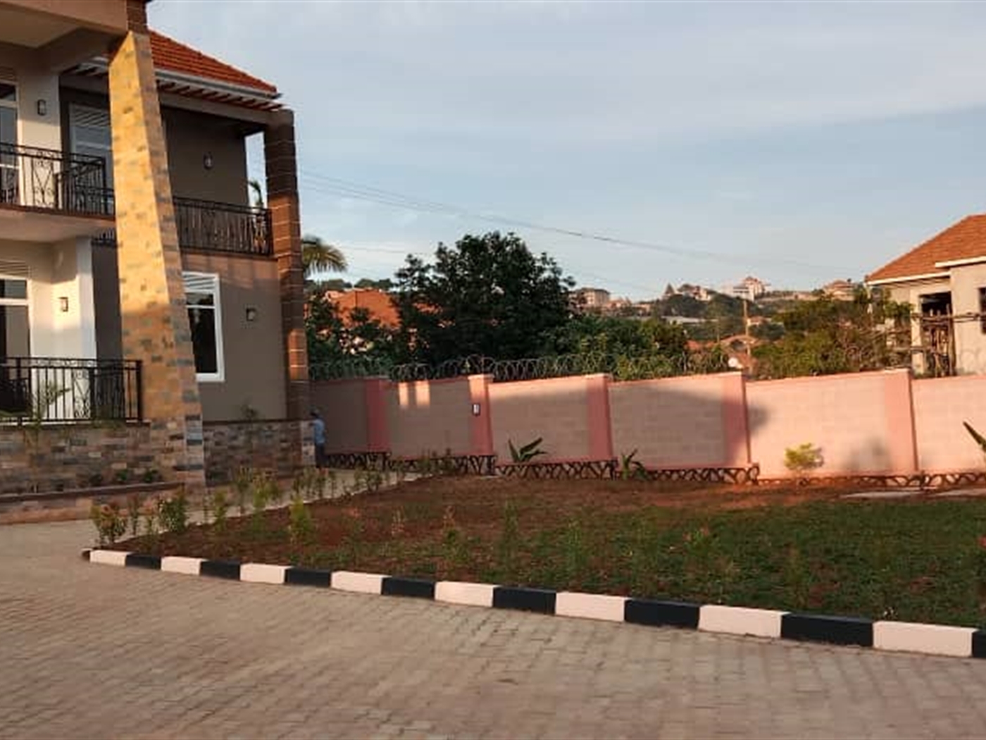 6 bedroom Storeyed house for sale in Akright Wakiso Uganda
