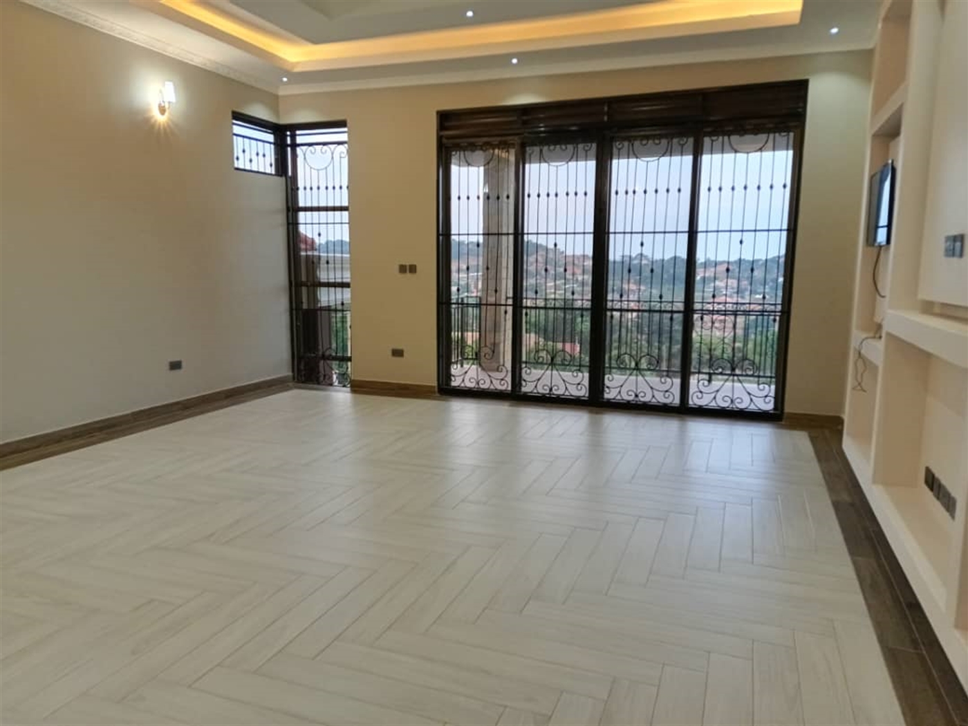5 bedroom Storeyed house for sale in Akright Wakiso Uganda