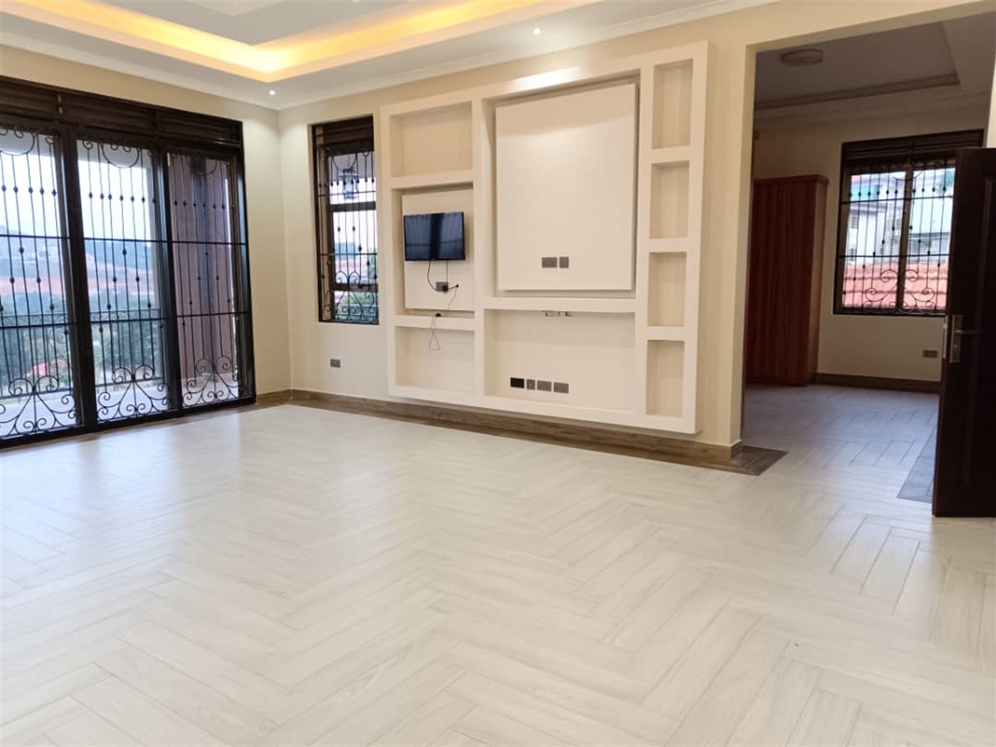 5 bedroom Storeyed house for sale in Akright Wakiso Uganda