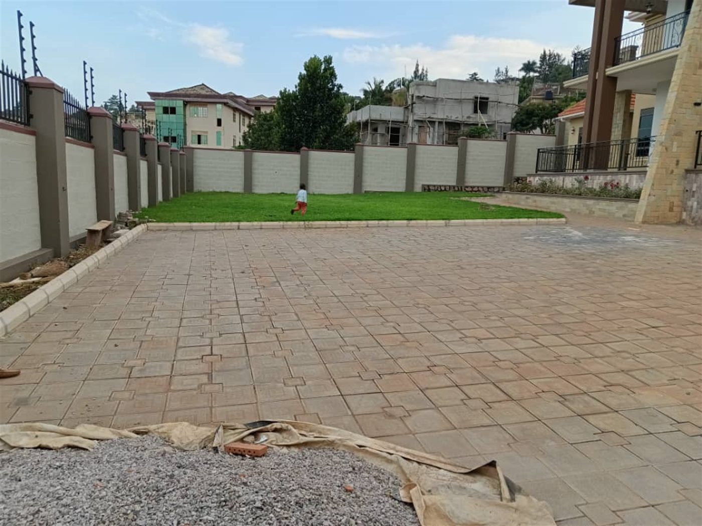 5 bedroom Storeyed house for sale in Akright Wakiso Uganda