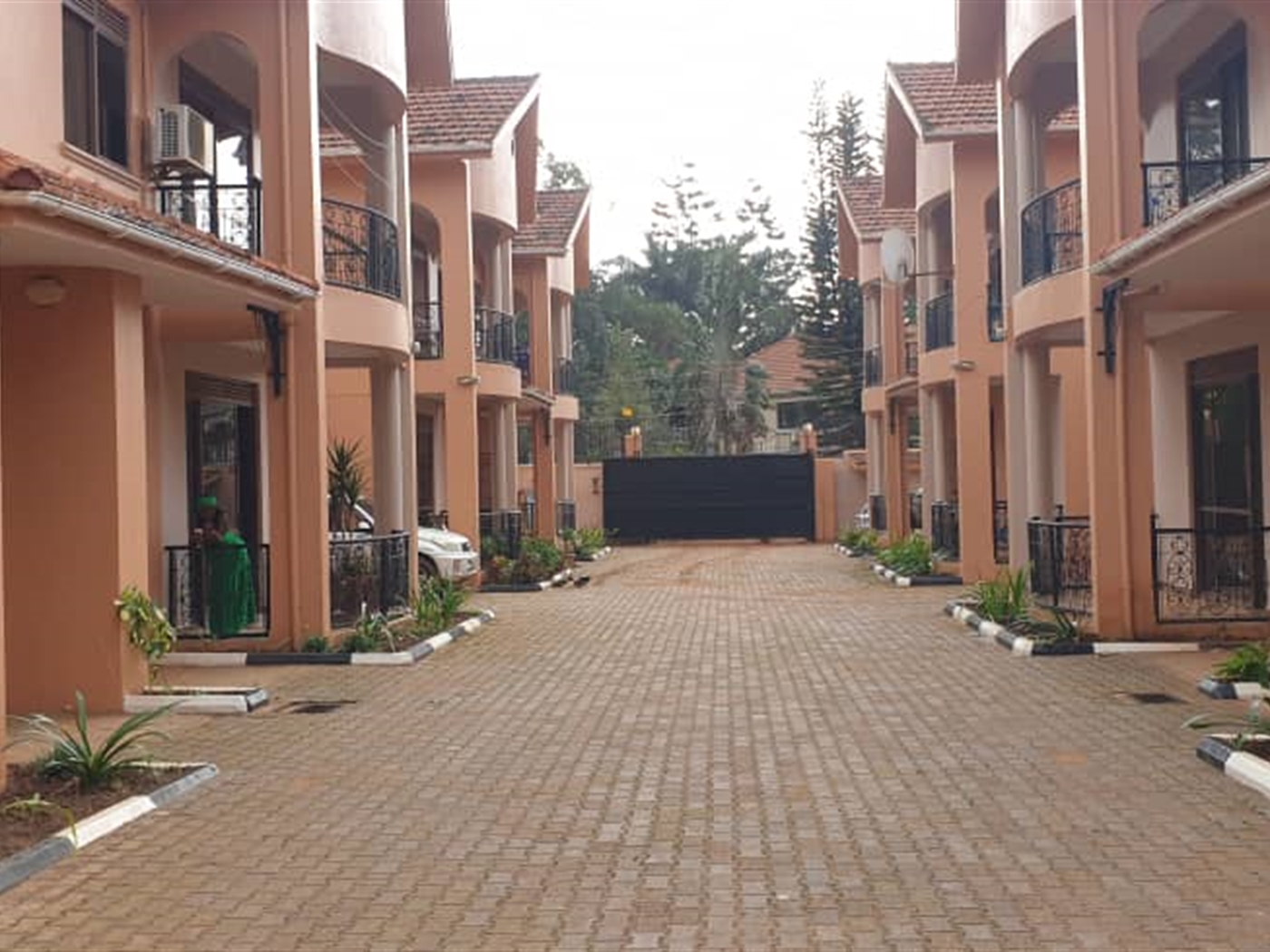 3 bedroom Apartment for sale in Bugoloobi Kampala Uganda