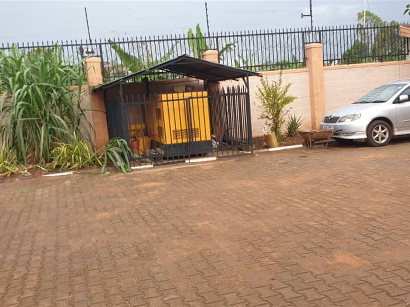 3 bedroom Apartment for sale in Bugoloobi Kampala Uganda