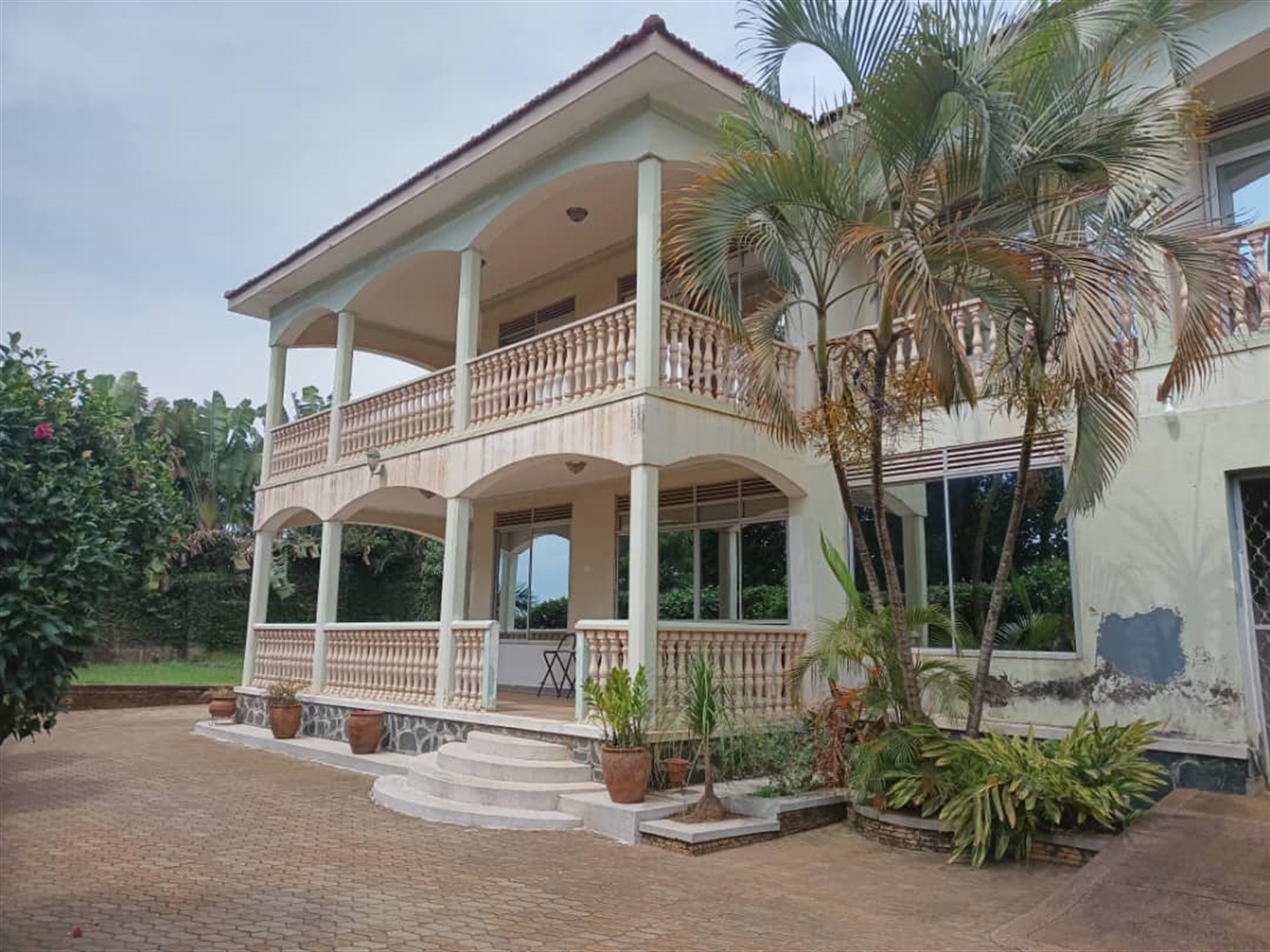 6 bedroom Storeyed house for sale in Bbunga Kampala Uganda
