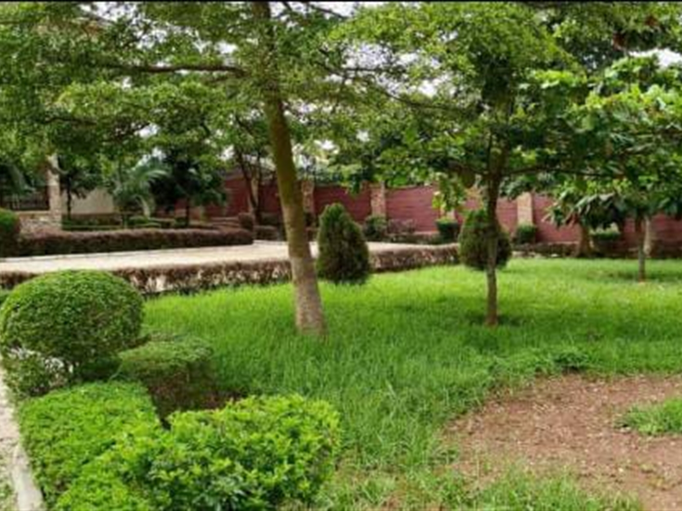 6 bedroom Storeyed house for sale in Bbunga Kampala Uganda