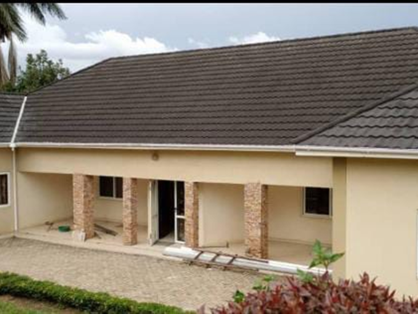 6 bedroom Storeyed house for sale in Bbunga Kampala Uganda