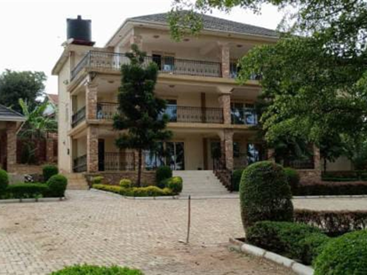 6 bedroom Storeyed house for sale in Bbunga Kampala Uganda
