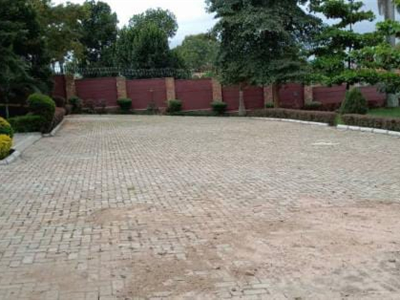 6 bedroom Storeyed house for sale in Bbunga Kampala Uganda
