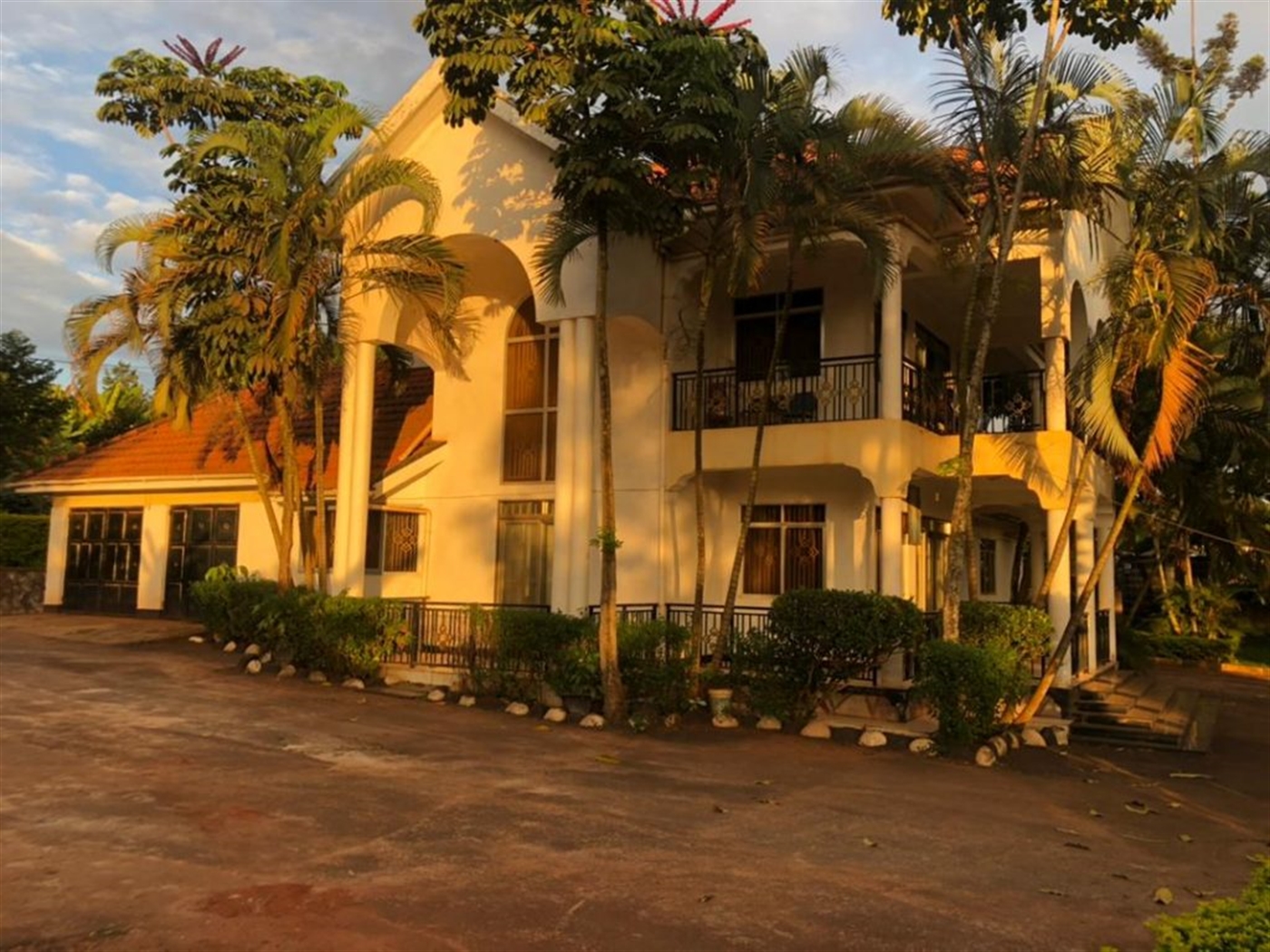 5 bedroom Storeyed house for sale in Wattuba Wakis...