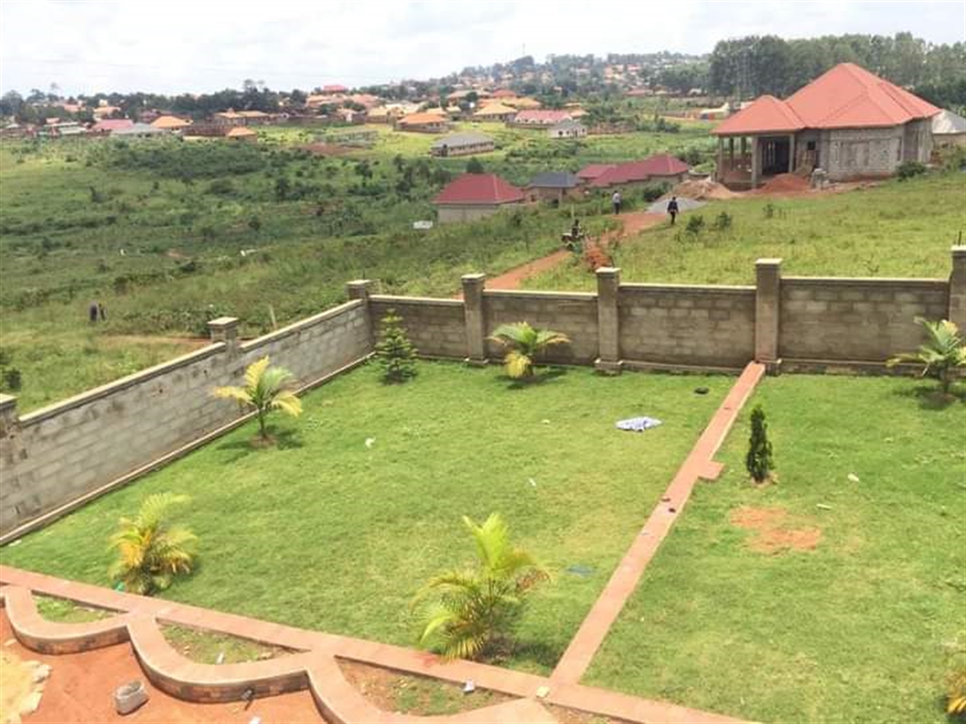 4 bedroom Storeyed house for sale in Ssenge Kayunga Uganda