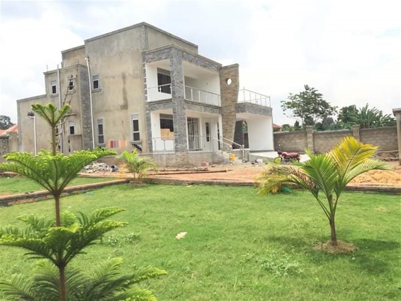 4 bedroom Storeyed house for sale in Ssenge Kayunga Uganda