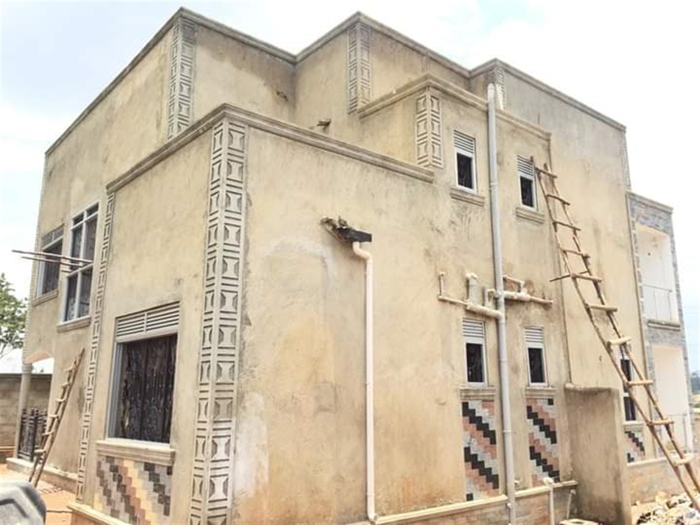 4 bedroom Storeyed house for sale in Ssenge Kayunga Uganda