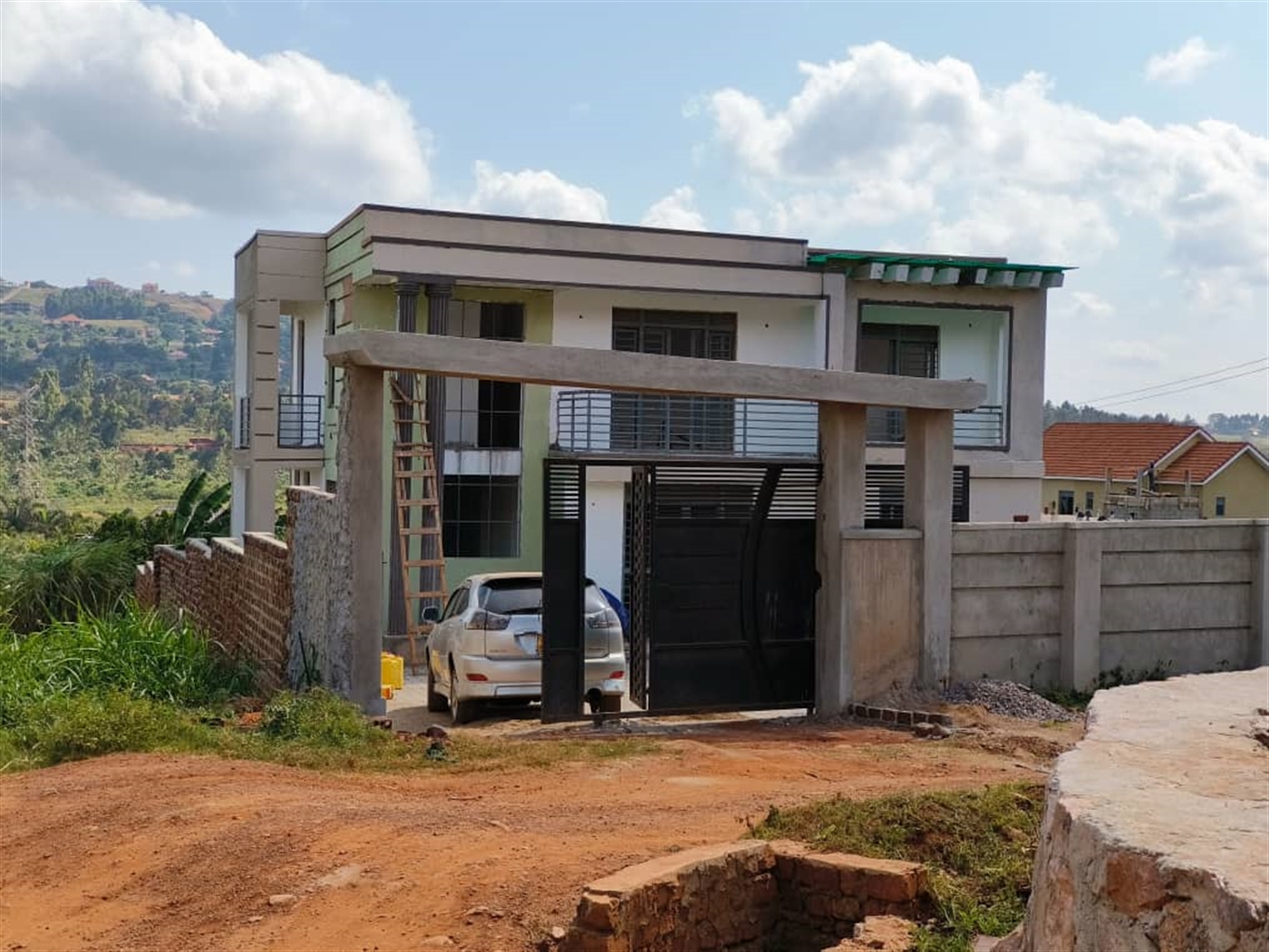 3 bedroom Storeyed house for sale in Ssekiwunga Wakiso Uganda