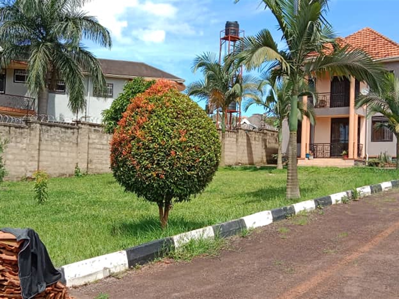 4 bedroom Storeyed house for sale in Ssekiwunga Wakiso Uganda