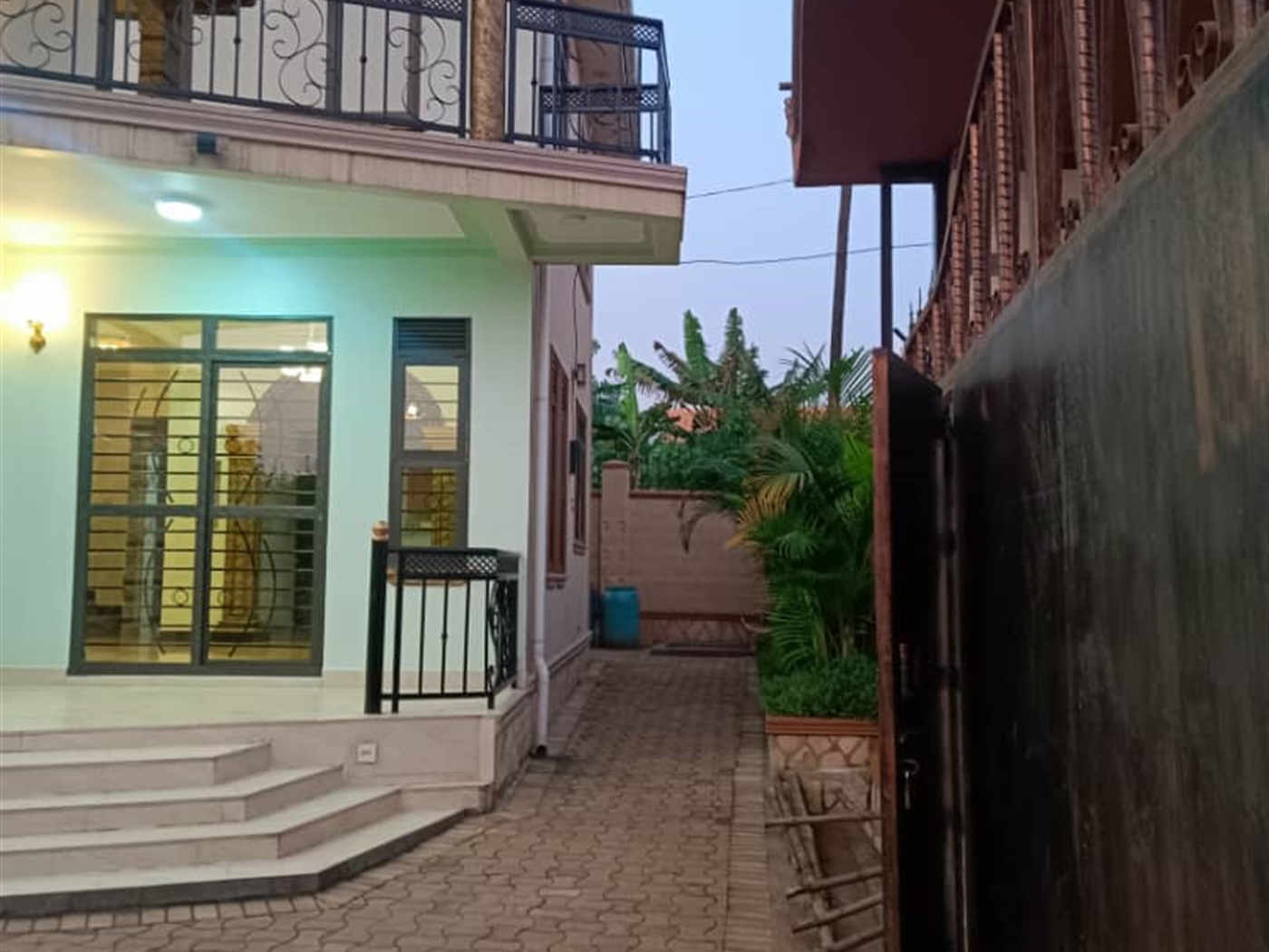 4 bedroom Storeyed house for sale in Ssekiwuga Wakiso Uganda