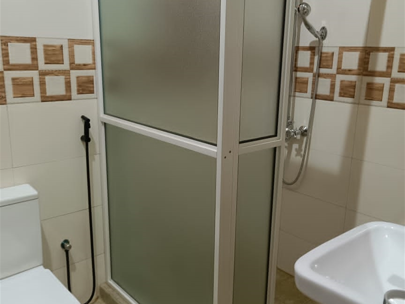 4 bedroom Storeyed house for sale in Ssekiwuga Wakiso Uganda