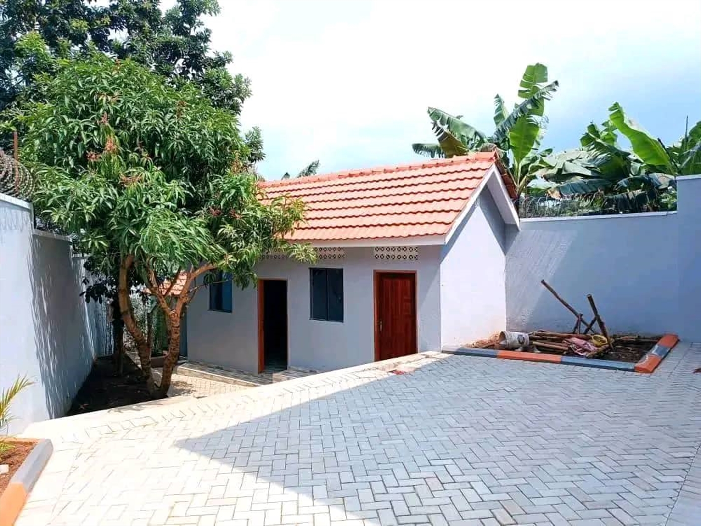 3 bedroom Storeyed house for sale in Seeta Mukono Uganda